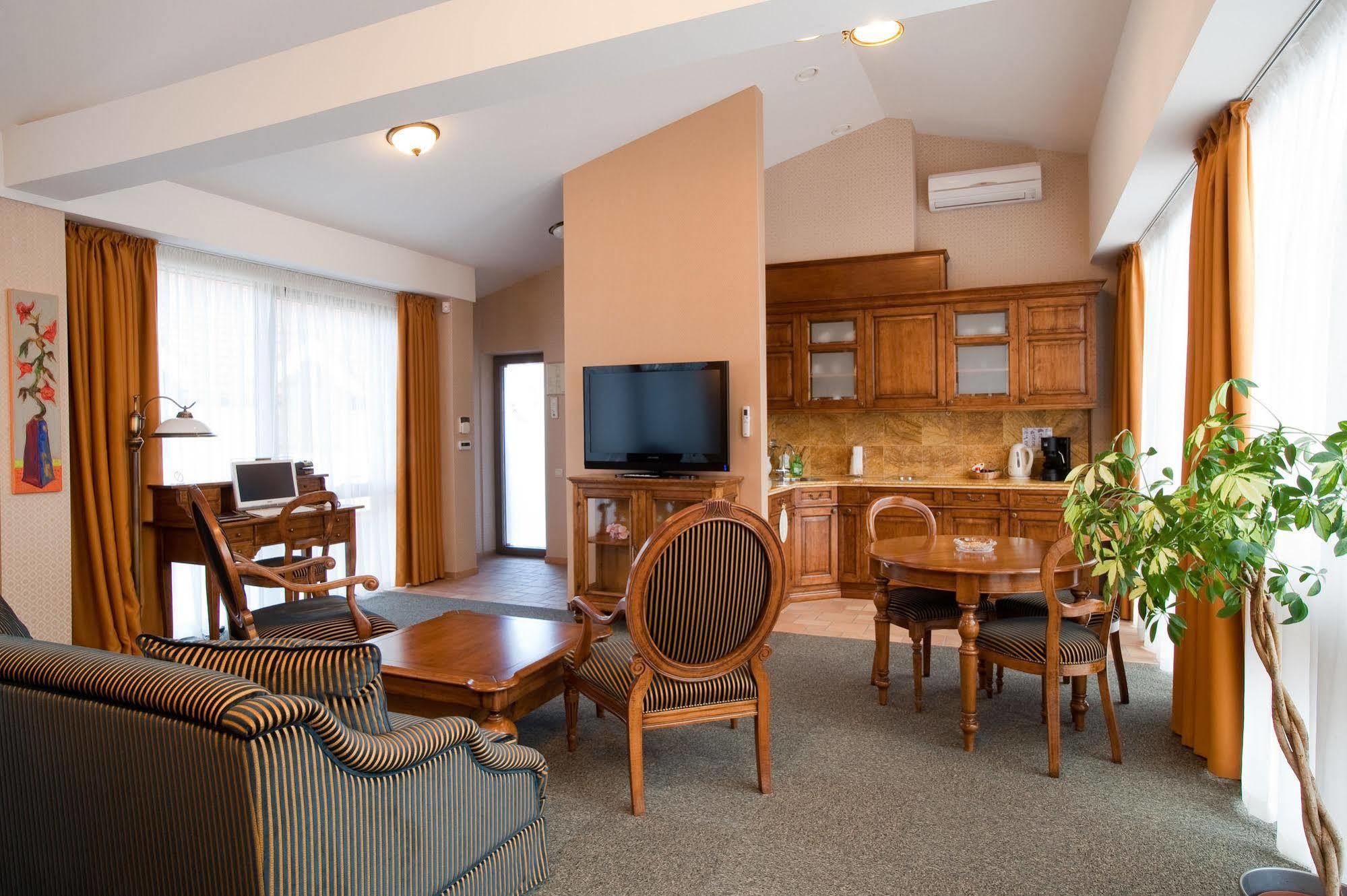 Friedricho Pasazas Hotel ไคลเพดา ภายนอก รูปภาพ