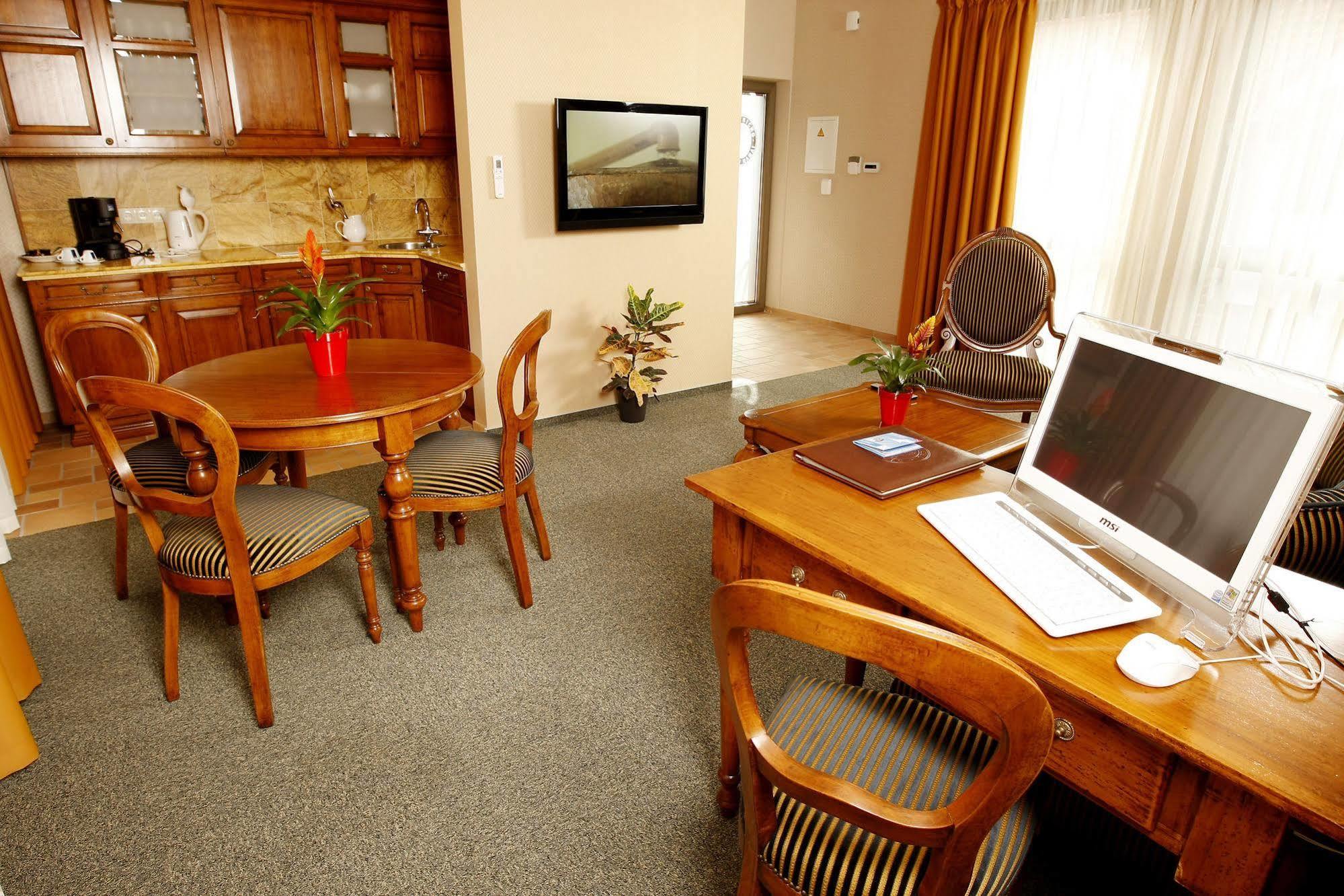 Friedricho Pasazas Hotel ไคลเพดา ภายนอก รูปภาพ
